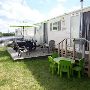 Hébergement de vacances Luxe Vakantiechalet Met Omheinde Tuin 6pers